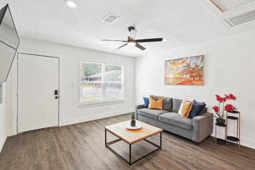 Heart of Dallas 2-BD Yard in Bishop Arts in Dallas, USA