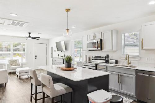 Best of Bishop Arts 2BD with Style & Comfort in Dallas, USA