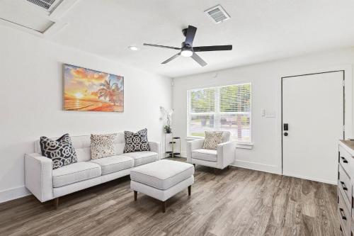 Best of Bishop Arts 4BD Yard Style & Comfort in Dallas, USA