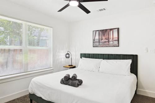 Best of Bishop Arts 4BD Yard Style & Comfort in Dallas, USA