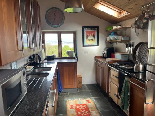 Canfee Cottage in Tuosist