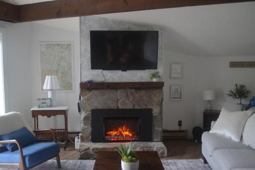 Newly Renovated Trailside Perch on Bromley Mountain in Peru, USA