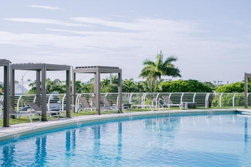 Úszómedence, Nuvo Suites Miami Airport West/Doral near Dolphin Mall