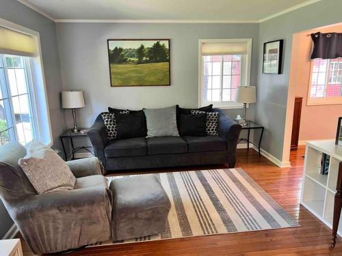 Cute Home near U of M and EMU in Ypsilanti, USA