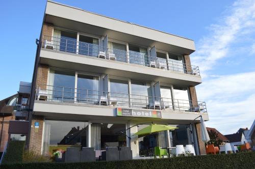 Hotel Maxim - image 8