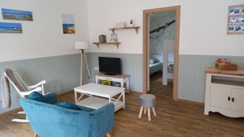 2 bedrooms, 3 beds