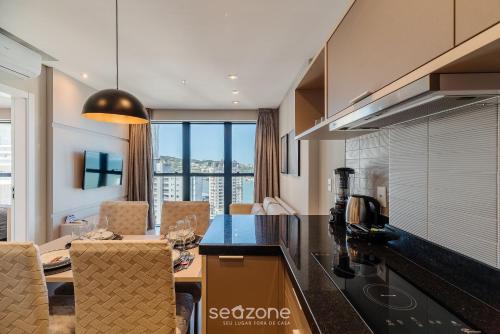 ห้องครัว, MHF II - Apts Variados em Prédio com Vista para o Mar em Itapema (MHF II - Apts Variados em Predio com Vista para o Mar em Itapema) in อิตาเปม่า