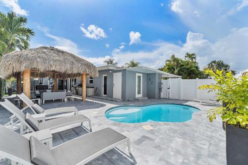 Modern Home in FTL Hot Tub & Dogs Welcome