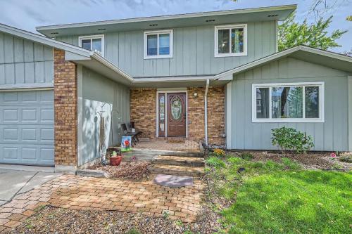 Longmont Gem Pet & Family Friendly Home Office 30 Day in Longmont, USA