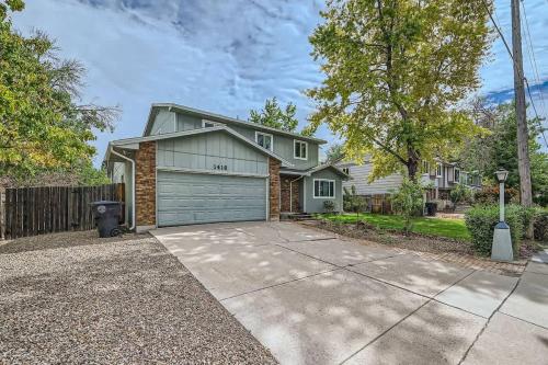 Longmont Gem Pet & Family Friendly Home Office 30 Day in Longmont, USA
