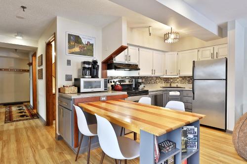 Mountain Views at Mt Green 2BR-2BA, Shuttle, Discounted Lifts, Pool, Hot Tub and More!, Killington (Foto 10)