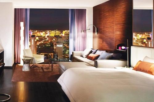 Best Strip City Views Balcony Suite No Resort Fee, Las Vegas