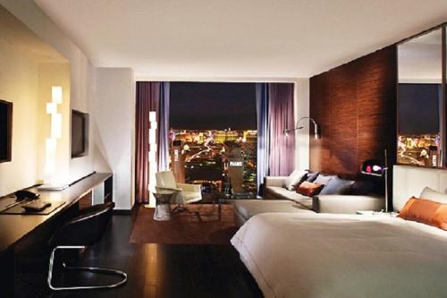 Best Strip City Views Balcony Suite No Resort Fee, Las Vegas (photo 10)