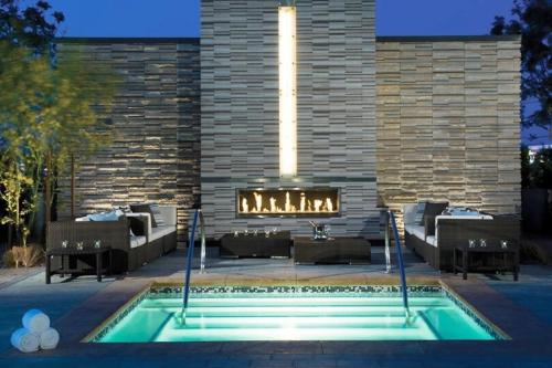 Best Strip City Views Balcony Suite No Resort Fee, Las Vegas (photo 8)