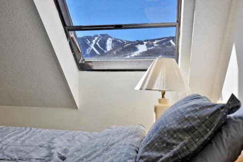 Loft, Top-Floor Mountain View 2BR-2BA at Mountain Green, Pool, Hot Tub, Shuttle, Killington (photo 10)
