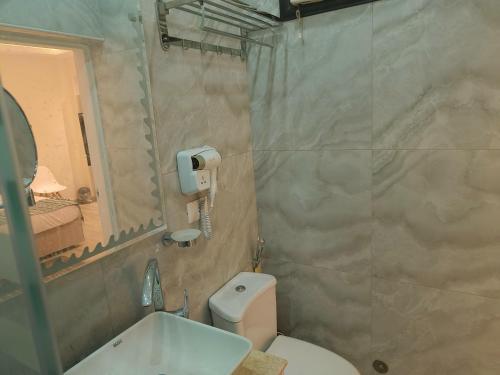 Maria Pyramids House