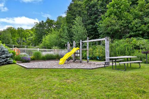 Whiffletree A5 - Hosted by J&M Vacation Properties - Close to Slopes - Discounted Lift Tickets! in Killington, USA