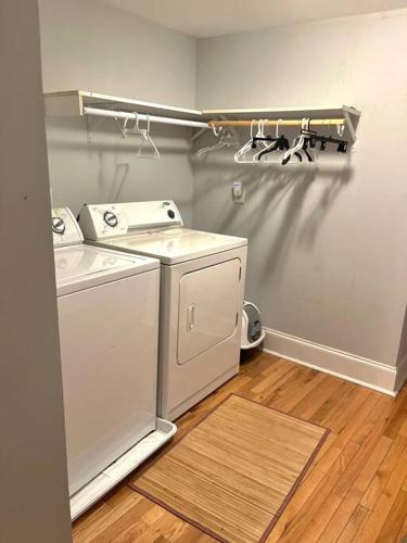 Entire House King Bed near Downtown Free Parking in Baltimore, USA