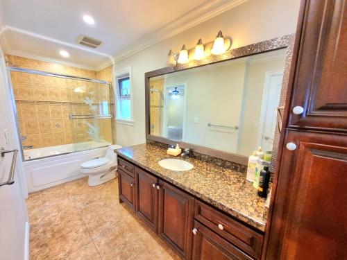 Year End Sale - Beautiful Rooms in Surrey- Hurry Last 3 Days For This Price in Surrey, Canada
