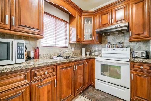 Year End Sale - Beautiful Rooms in Surrey- Hurry Last 3 Days For This Price in Surrey, Canada