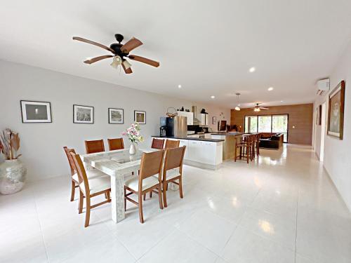 Oceanside Retreat, Pool, Beach Access, Sleeps 6 in Tulum, Mexico