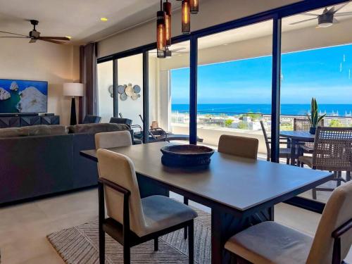 Private rooftop with an ocean-view condominium in El Pueblito, Mexico