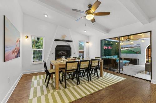 Backyard Games, Fire Pit, Heated Pool, Near Beach in Palm Harbor