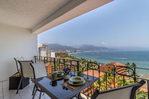 Casa Vista Hermosa - Beautiful Beach front condo in Puerto Vallarta, Mexico