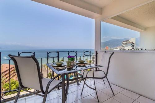 Casa Vista Hermosa - Beautiful Beach front condo in Puerto Vallarta, Mexico