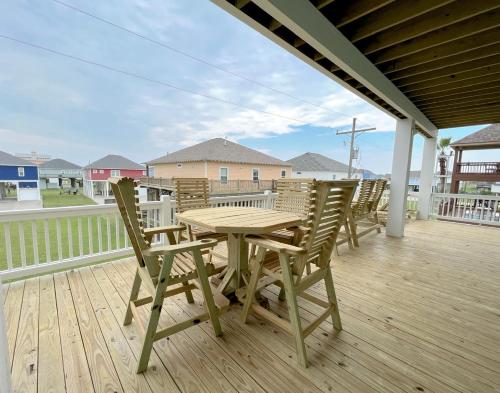 On Deck Crystal Beach Home home in Crystal Beach, USA
