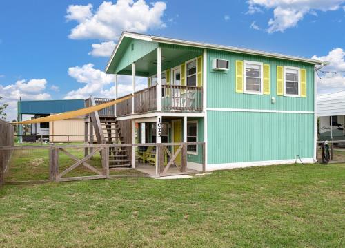 Amberjack Bayside Home home in Crystal Beach, USA