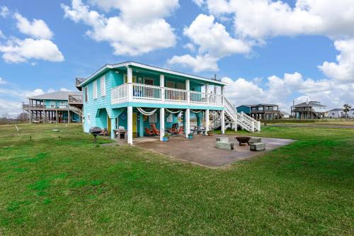 Sea Level Beach Cabin home in Crystal Beach, USA