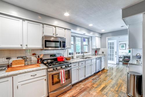 Home w/ Private Dock Near Colgate University in Hamilton (NY)