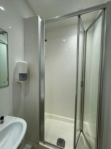 Bridge Park Hotel - image 7
