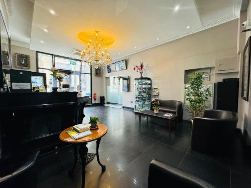 Bridge Park Hotel - image 3