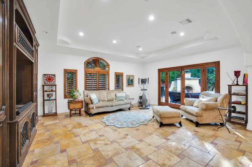 Posh Estate By Universal Studios in Los Angeles, USA