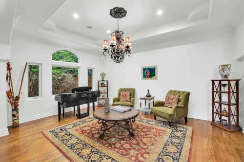 Posh Estate By Universal Studios in Los Angeles, USA