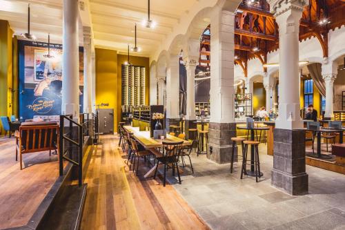 Étterem, Post-Plaza Hotel & Grand Cafe in Leeuwarden