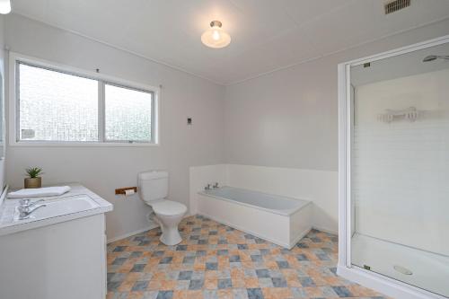 Five-Bedroom House image 5