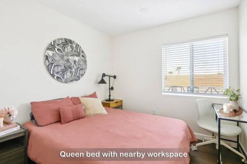 Entire Modern 3-Bedroom Home w Balcony Views 10-mins to San Diego Gaslamp, Downtown in National City, USA