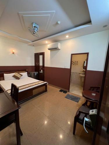 room detail thumbnail 0