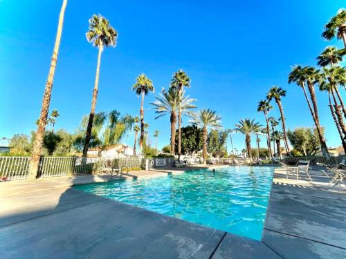 Desert Falls Getaway, Pets OK, Heated Pool and Spa,Golf - Tap to explore photos