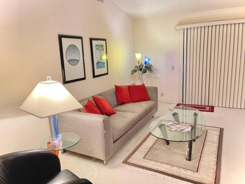 Desert Falls Getaway, Pets OK, Heated Pool and Spa,Golf in Palm Desert, USA