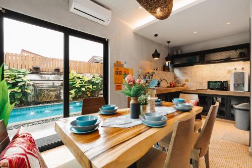 Palvelut, 370 m² Huvila alueella Klebang, 4 makuuhuone(tta), 4 yksityistä kylpyhuone(tta) (Samaya Villa, Balinese 4bedrooms with Private Pool) in Klebang