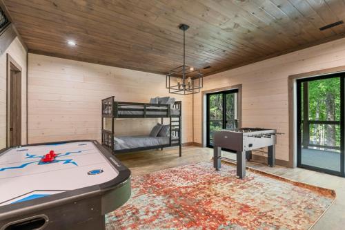Whiskey Falls Cottage in Sevierville, USA