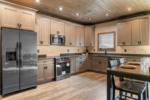 Whiskey Falls Cottage in Sevierville, USA