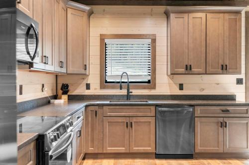 Whiskey Falls Cottage in Sevierville, USA