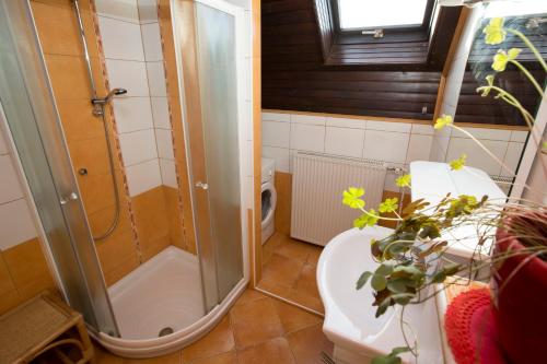 Three-Bedroom Apartment with Balcony