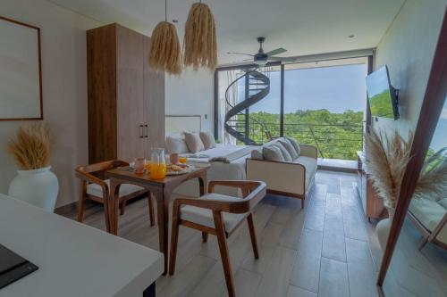 Pent House de lujo con roof top privado rodeado de naturaleza in Tulum, Mexico