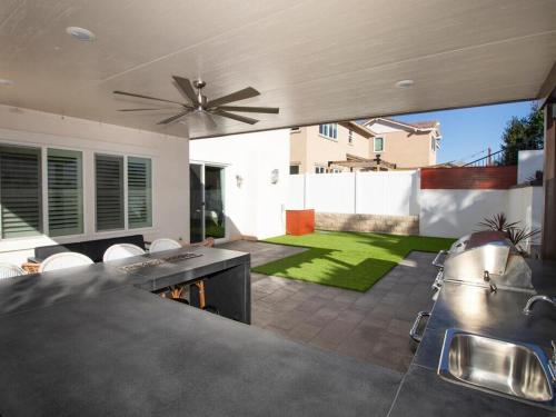 All You Need Is Love, 4 beds and a luxury yard in San Diego, USA